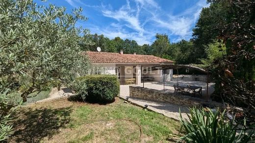 Luxury home in Ménerbes, Vaucluse