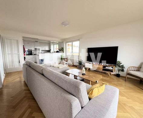 Apartment / Etagenwohnung in Lausanne, Kanton Waadt