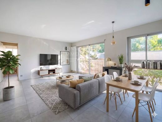 Apartment in Neuilly-sur-Seine, Hauts-de-Seine