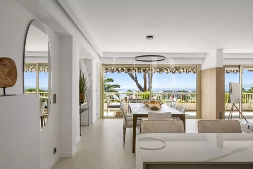 Apartment / Etagenwohnung in Cannes, Alpes-Maritimes