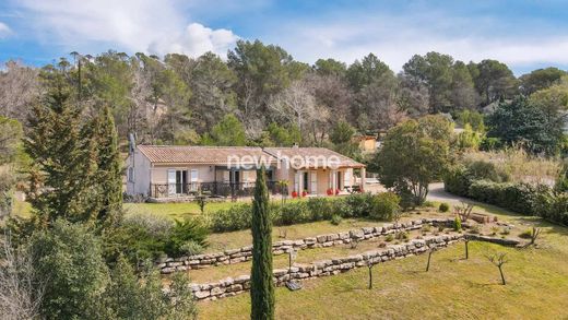 Luxury home in Villecroze, Var