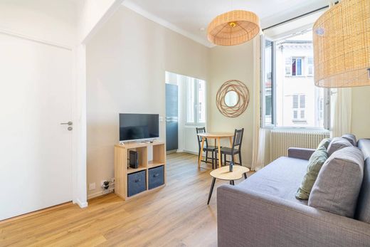 Apartment / Etagenwohnung in Cannes, Alpes-Maritimes