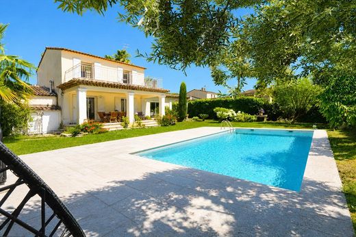 Villa en Mouans-Sartoux, Alpes Marítimos