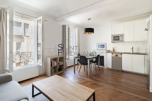 Apartment / Etagenwohnung in Neuilly-sur-Seine, Hauts-de-Seine