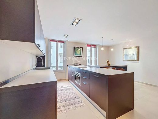 Apartment / Etagenwohnung in Cannes, Alpes-Maritimes