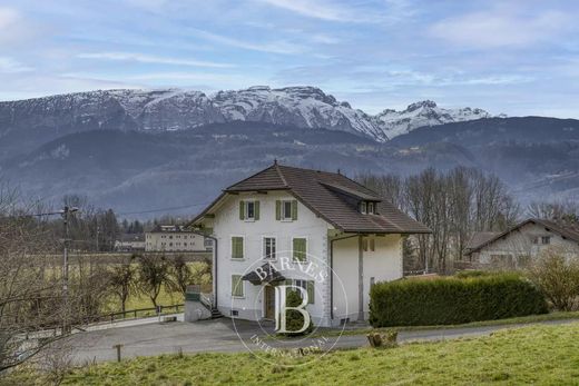 豪宅  Marignier, Haute-Savoie