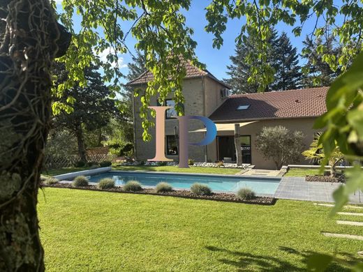 Luxury home in Charlieu, Loire