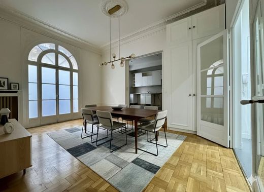 Office in La Muette, Auteuil, Porte Dauphine, Paris