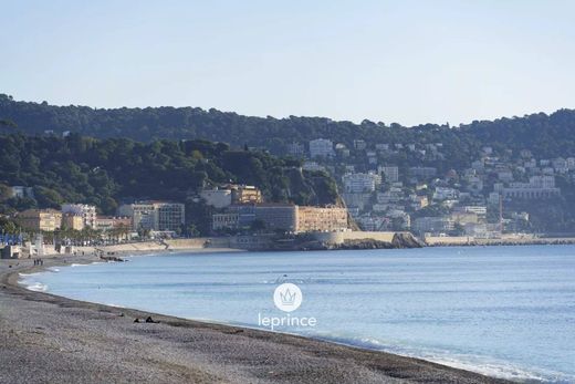 Apartment / Etagenwohnung in Nizza, Alpes-Maritimes