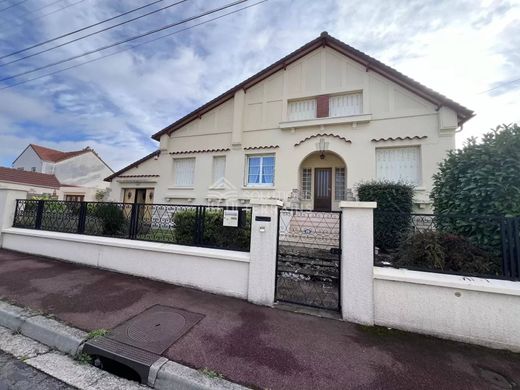 Luxury home in Eaubonne, Val d'Oise