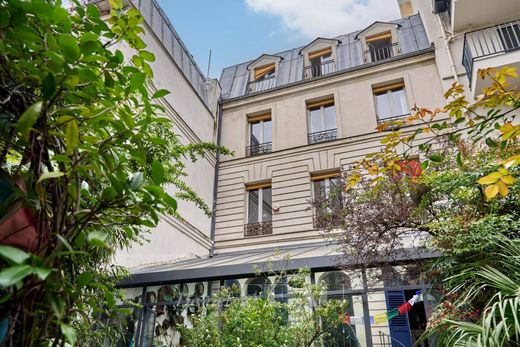 Элитный дом, Montmartre, Abbesses, Grandes-Carrières, Paris