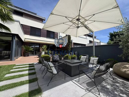 Luxury home in Vessy, Geneva