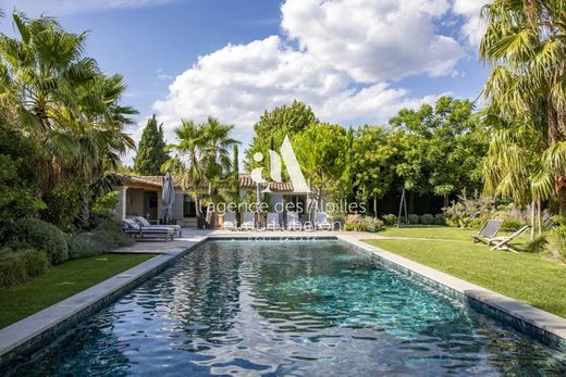 Элитный дом, Paradou, Bouches-du-Rhône