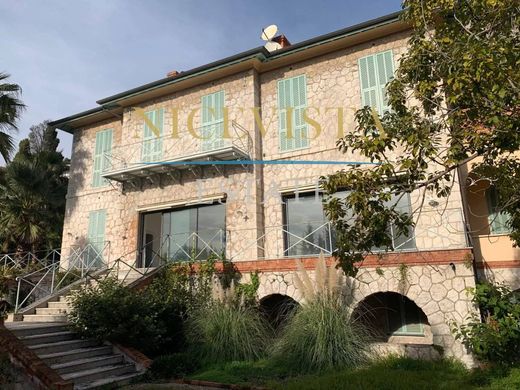 Villa a Mentone, Alpi Marittime
