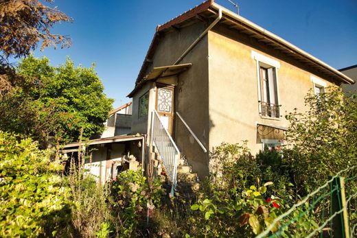 Land in Châtenay-Malabry, Hauts-de-Seine