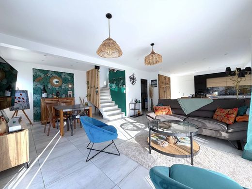 Luxe woning in Saint-Jean-de-Maurienne, Savoy