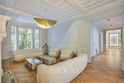 Apartment in La Muette, Auteuil, Porte Dauphine, Paris