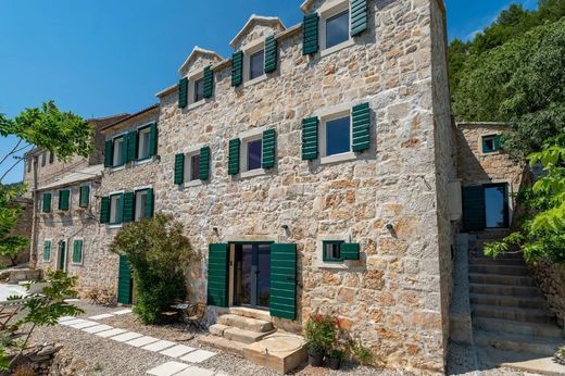 Luxury home in Bol, Split-Dalmatia