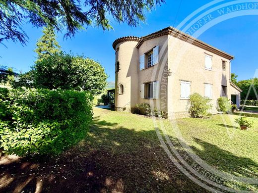 Luxe woning in Châteauneuf-Grasse, Alpes-Maritimes