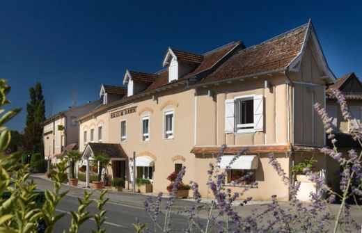 Saint-Rémy, Aveyronのホテル