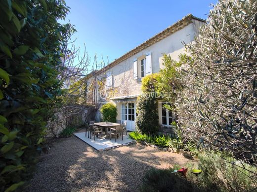 Rural or Farmhouse in Saint-Didier, Vaucluse