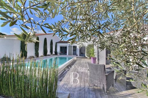 منزل ﻓﻲ La Flotte, شارنت البحرية