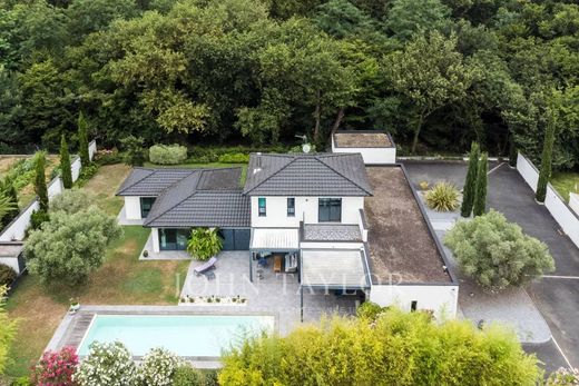 Luxury home in Bouliac, Gironde