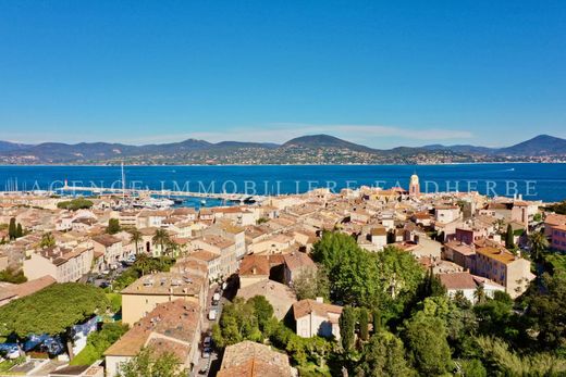 Apartment / Etagenwohnung in Saint-Tropez, Var