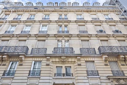 Daire Champs-Elysées, Madeleine, Triangle d’or, Paris