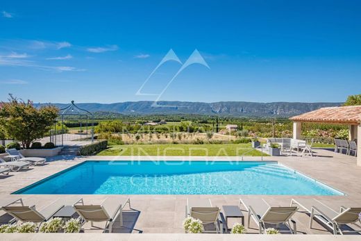 Luxury home in Gordes, Vaucluse