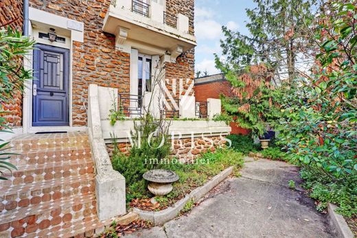 Joinville-le-Pont, Val-de-Marneの高級住宅