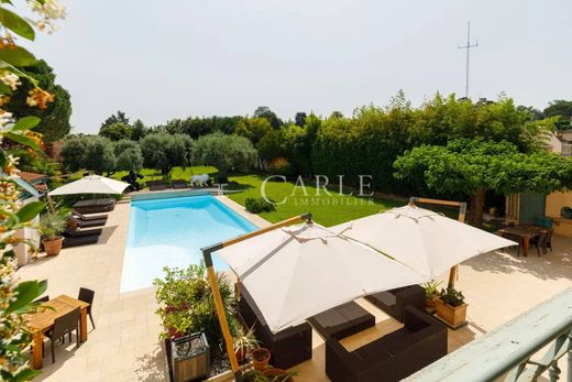 Luxury home in Saint-Bonnet-de-Mure, Rhône