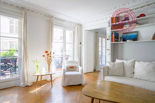 Apartment in Canal Saint Martin, Château d’Eau, Porte Saint-Denis, Paris