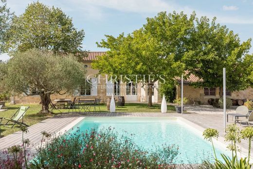 Ρουστίκ ή Αγροικίες σε Cambes, Gironde