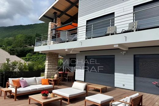 Luxe woning in Sevrier, Haute-Savoie