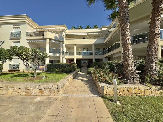 Apartment / Etagenwohnung in Antibes, Alpes-Maritimes