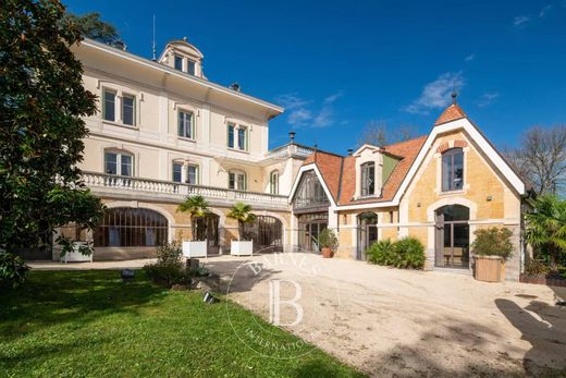 Luxus-Haus in Dommartin, Rhône