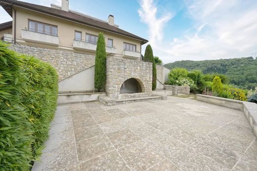 Maison de luxe à Saint-Genix-sur-Guiers, Savoie