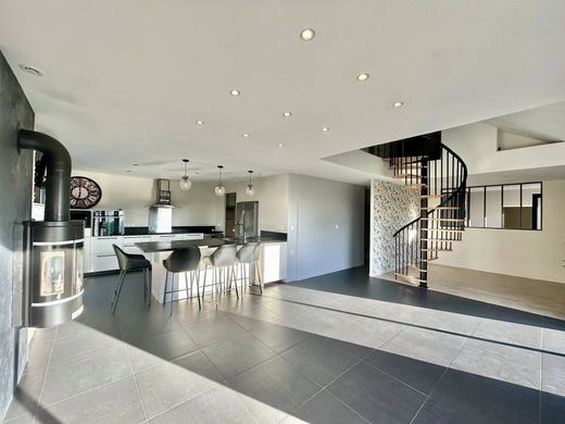 Luxury home in Saint-Genix-sur-Guiers, Savoy