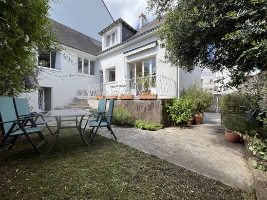 Casa di lusso a Joué-lès-Tours, Indre-et-Loire