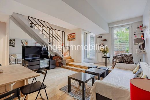 Apartment in La Muette, Auteuil, Porte Dauphine, Paris