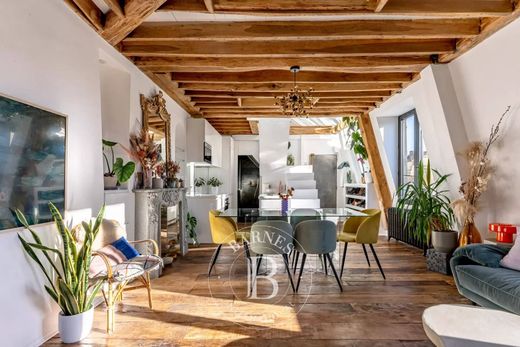 Appartement à Montmartre, Abbesses, Grandes-Carrières, Paris