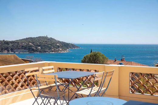 Villefranche-sur-Mer, Alpes-Maritimesの高級住宅