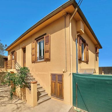 Saint-Laurent-du-Var, Alpes-Maritimesの高級住宅