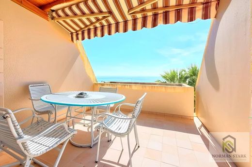 Apartment / Etagenwohnung in Menton, Alpes-Maritimes