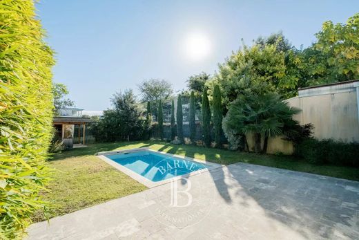 Apartment / Etagenwohnung in Bordeaux, Gironde