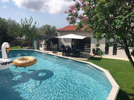 Luxury home in Mougins, Alpes-Maritimes