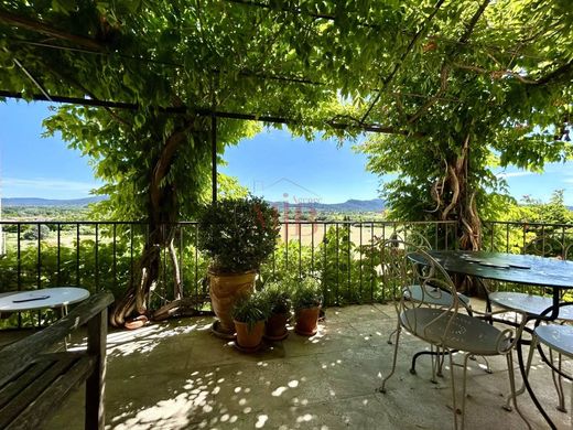 Luxury home in Cadenet, Vaucluse