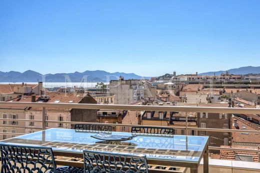 Apartment / Etagenwohnung in Cannes, Alpes-Maritimes