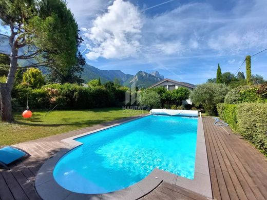 Casa de lujo en Saint-Ismier, Isere